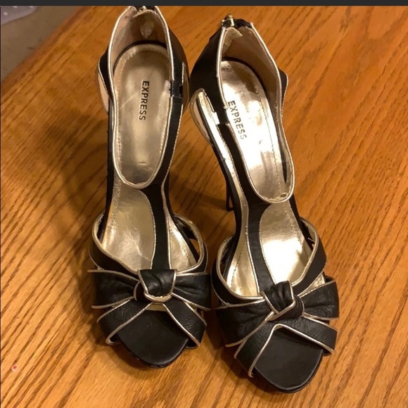 Express Heels - Picture 2 of 7